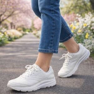 BROOKS ADDICTION WALKER 2. WHITE/7.5W